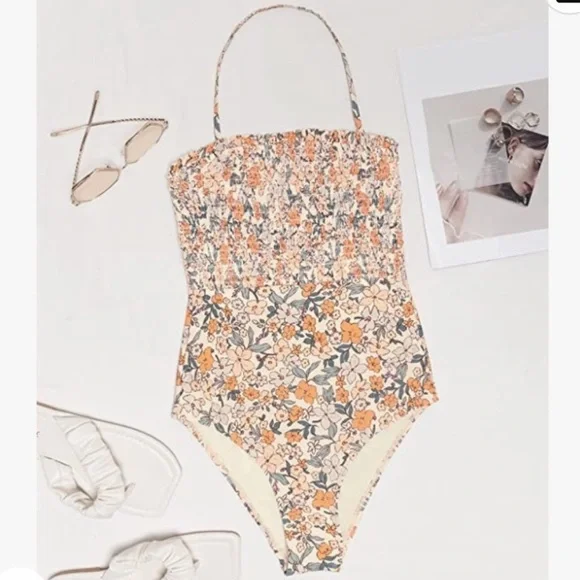 Cupshe Elodie Ditsy Floral Smocked Frill One Piece Swimsuit - Picture 13 of 13